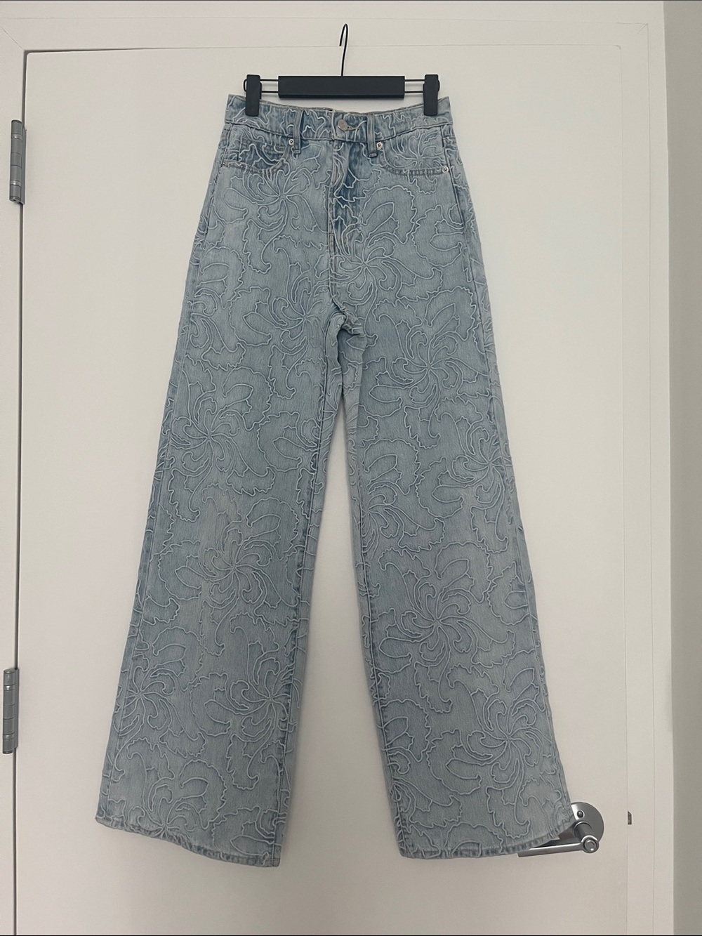 VERONICA BEARD TAYLOR HIGH WAISTED EMBROIDERED FLORAL JEANS SUN SPARK - Picture 7 of 14